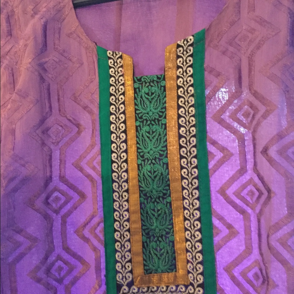 Women’s Dress - Picture 4 of 5